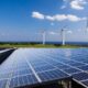 نیروگاه تجدیدپذیر صنایع شامل پنل‌های خورشیدی و توربین‌های بادی